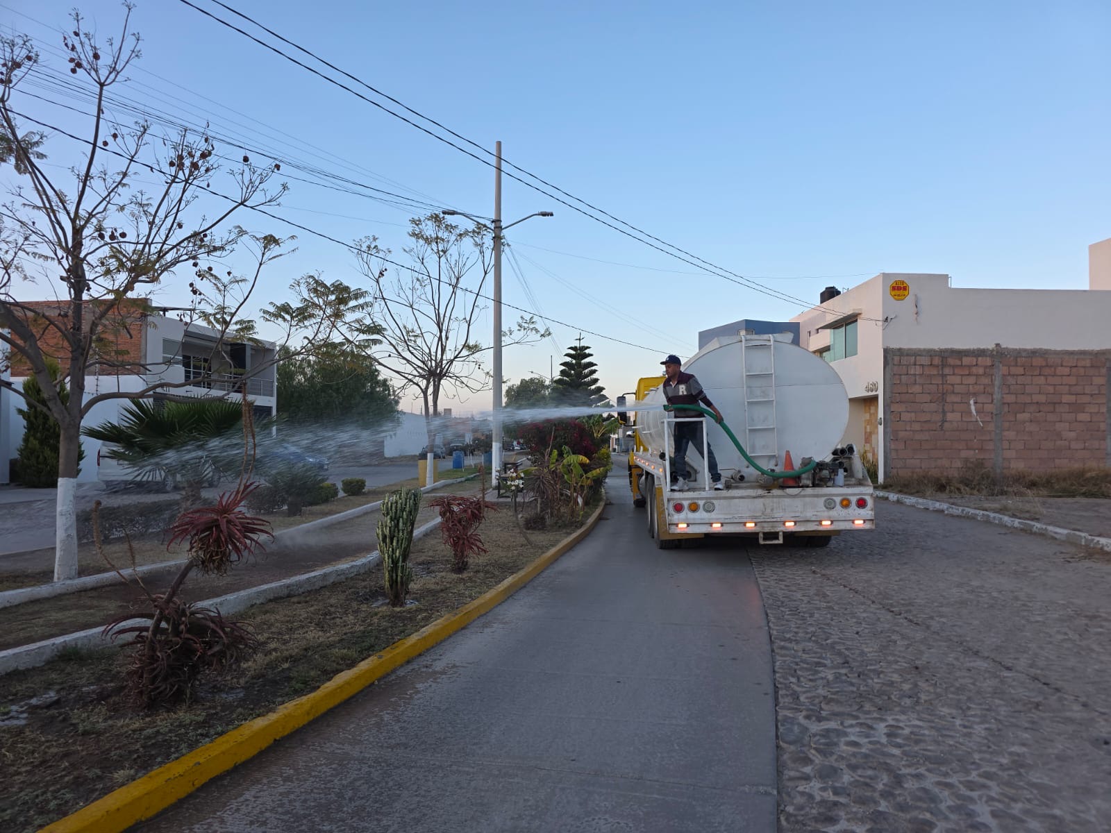 Trabajo exterior con equipo de agua